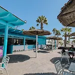 Playa Y Palmera דירה